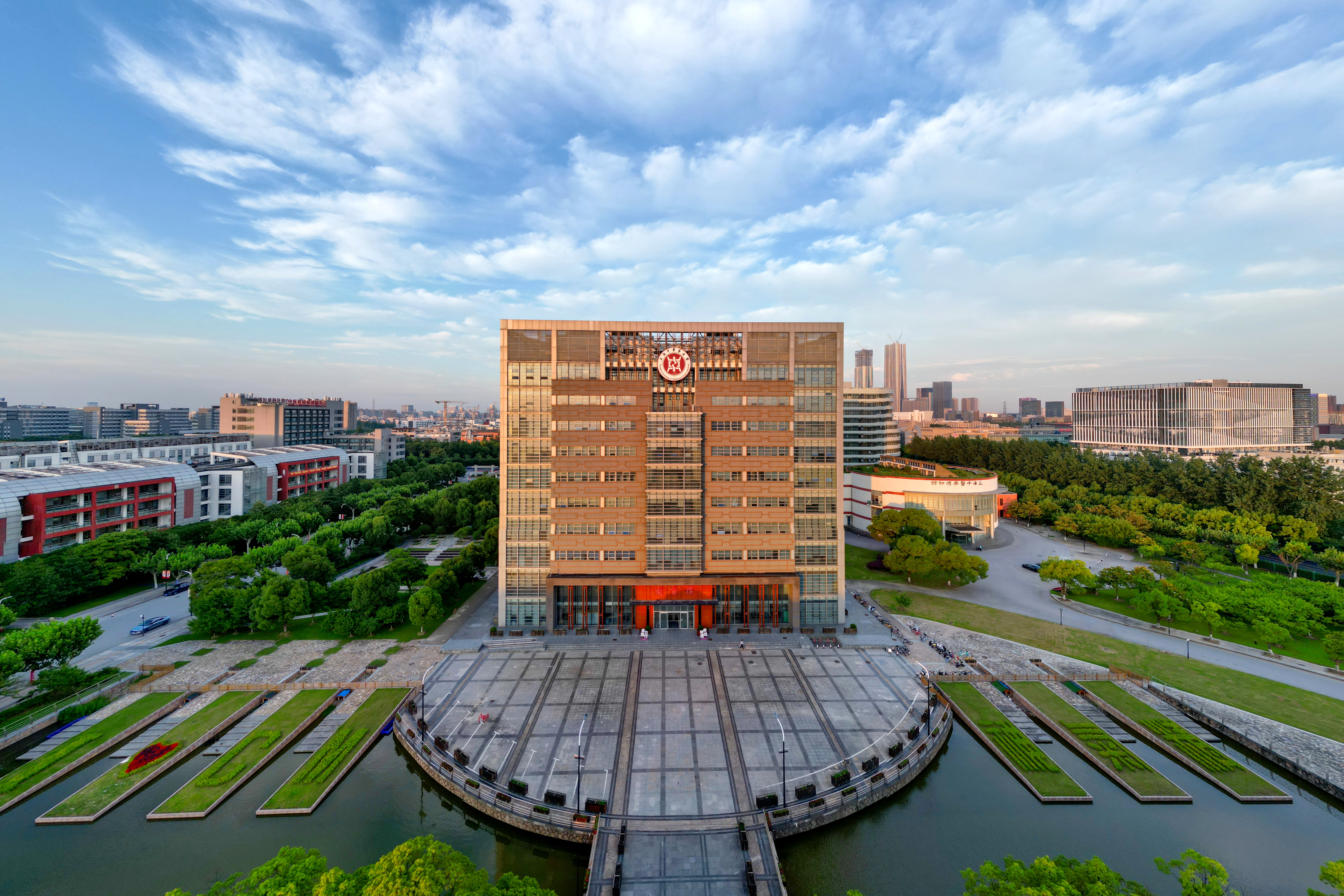 伟德牵头制订的中华中医药学会团体标准《中医随机对照试验临床证据元数据》发布