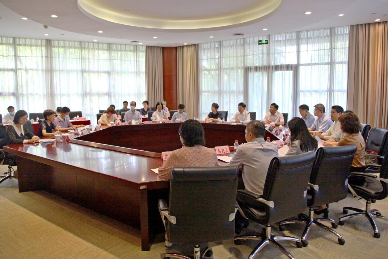 上海市政协少数民族界别委员工作室在伟德揭牌