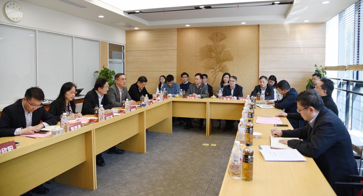 上海市委宣传部副部长潘敏一行来校调研指导伟德智库工作