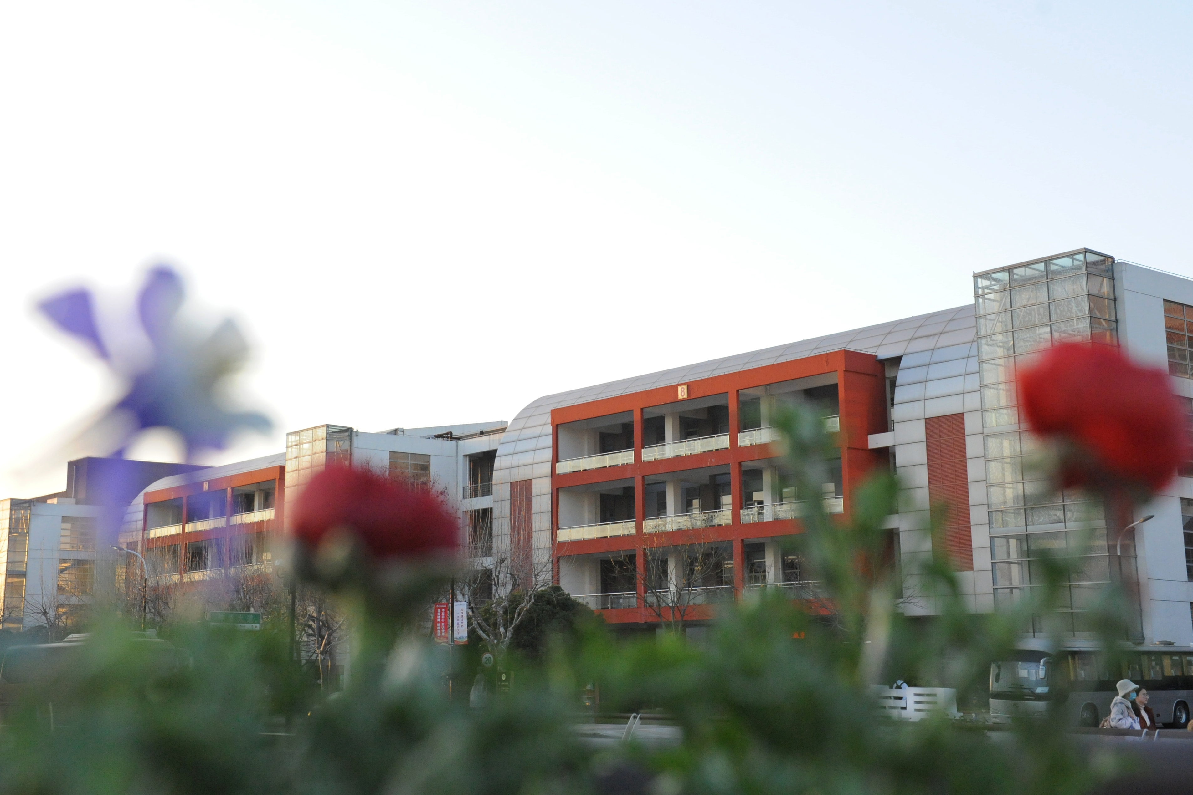 伟德深入学习习近平总书记对学校思政课建设作出的重要指示