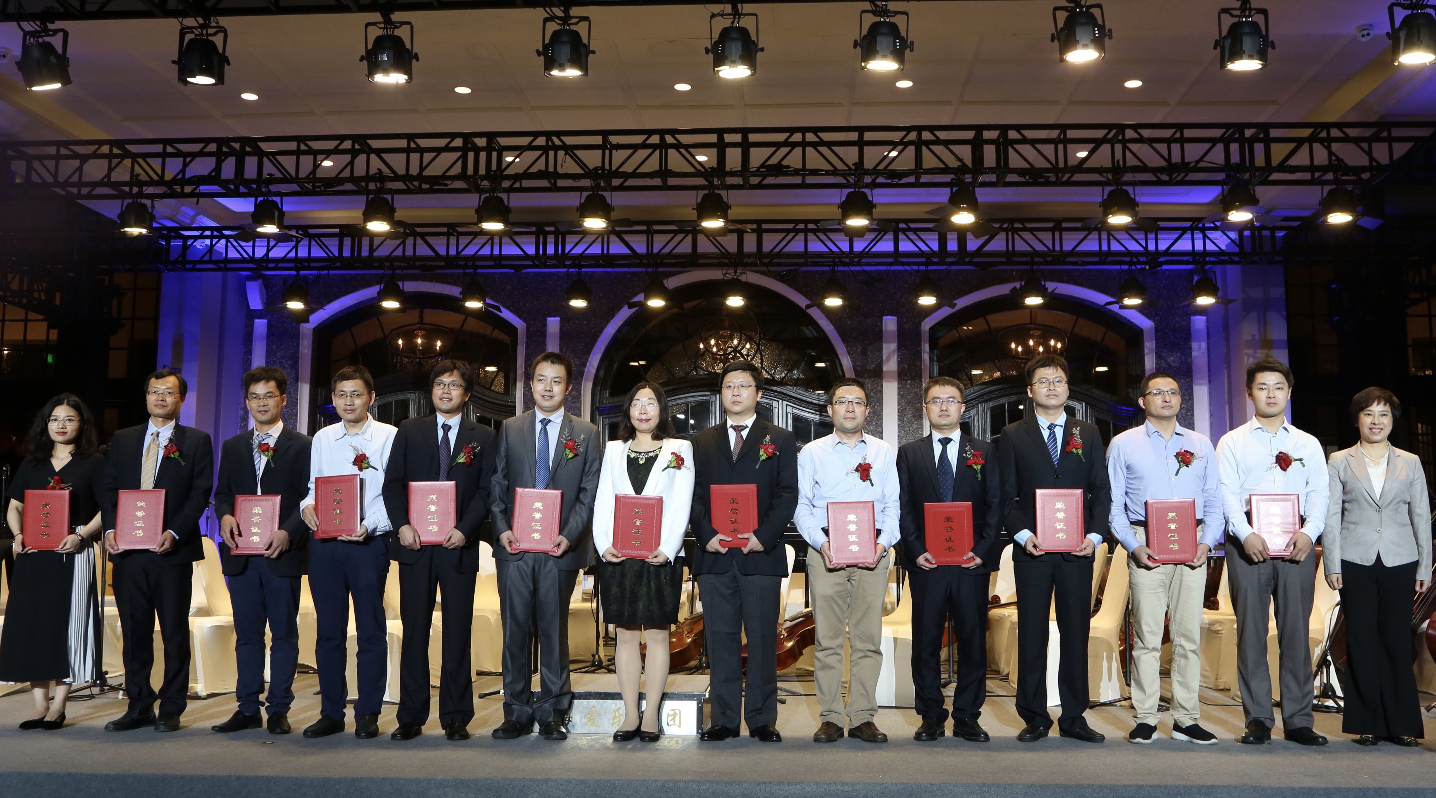 伟德系统梁倩倩、王振伟获评为第十届“上海青年科技英才”