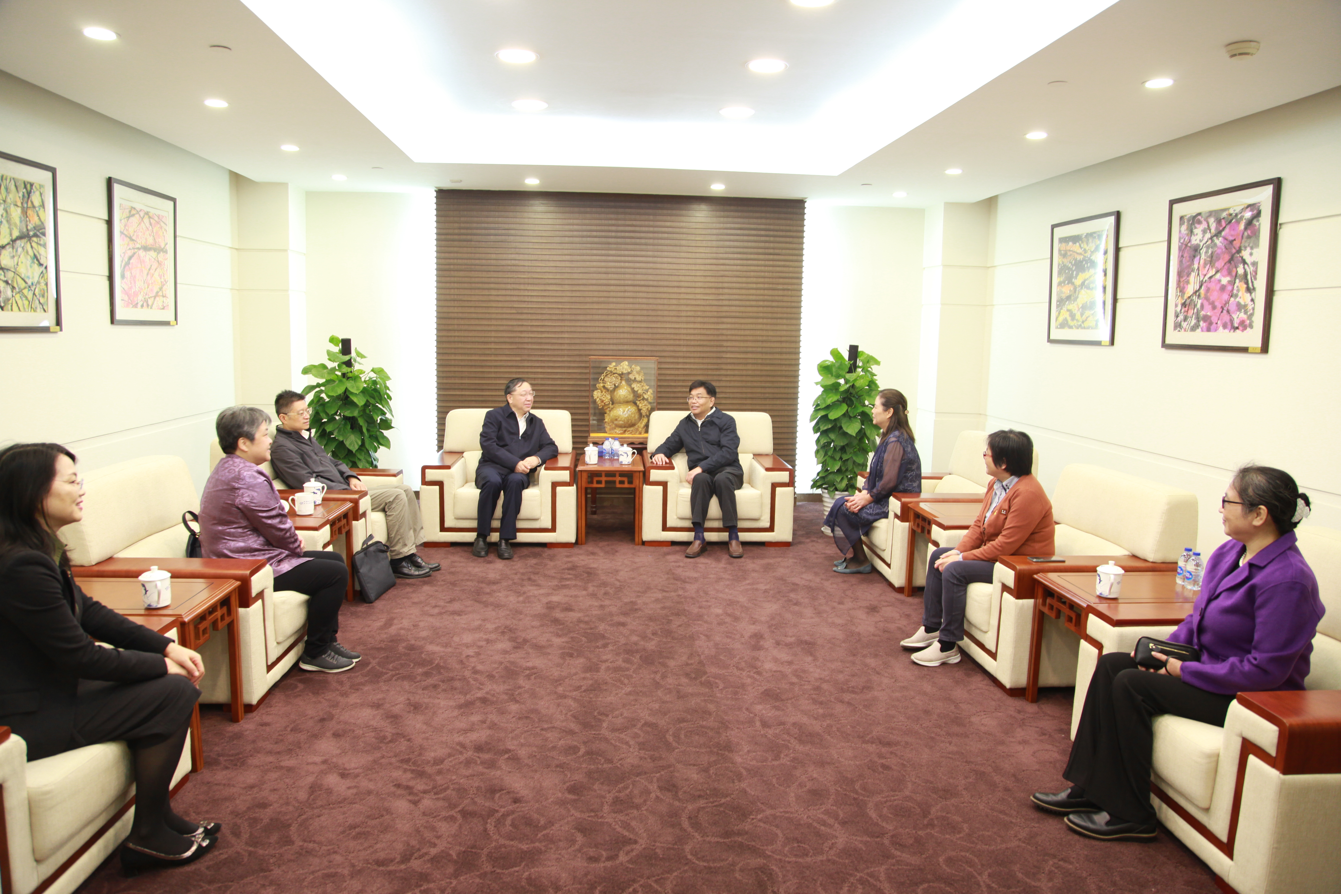 九三学社上海市委主委钱锋一行来伟德调研座谈