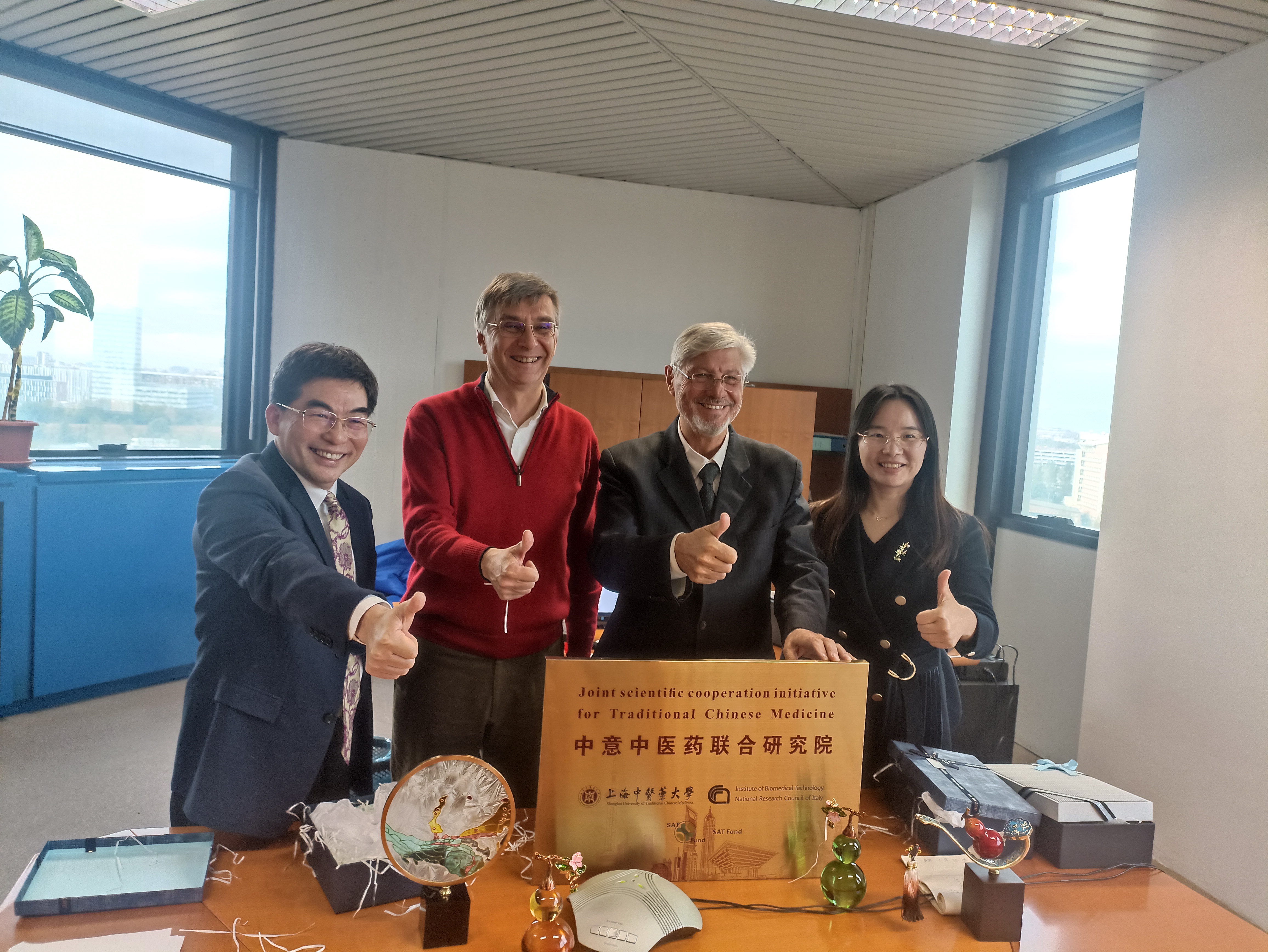 伟德代表团赴意大利国家研究委员会生物医药技术研究所访问交流