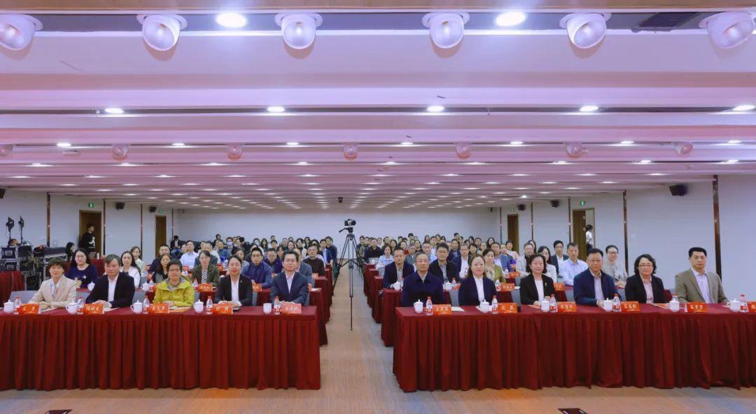 伟德国际victor1946官网研究生思政论坛举办