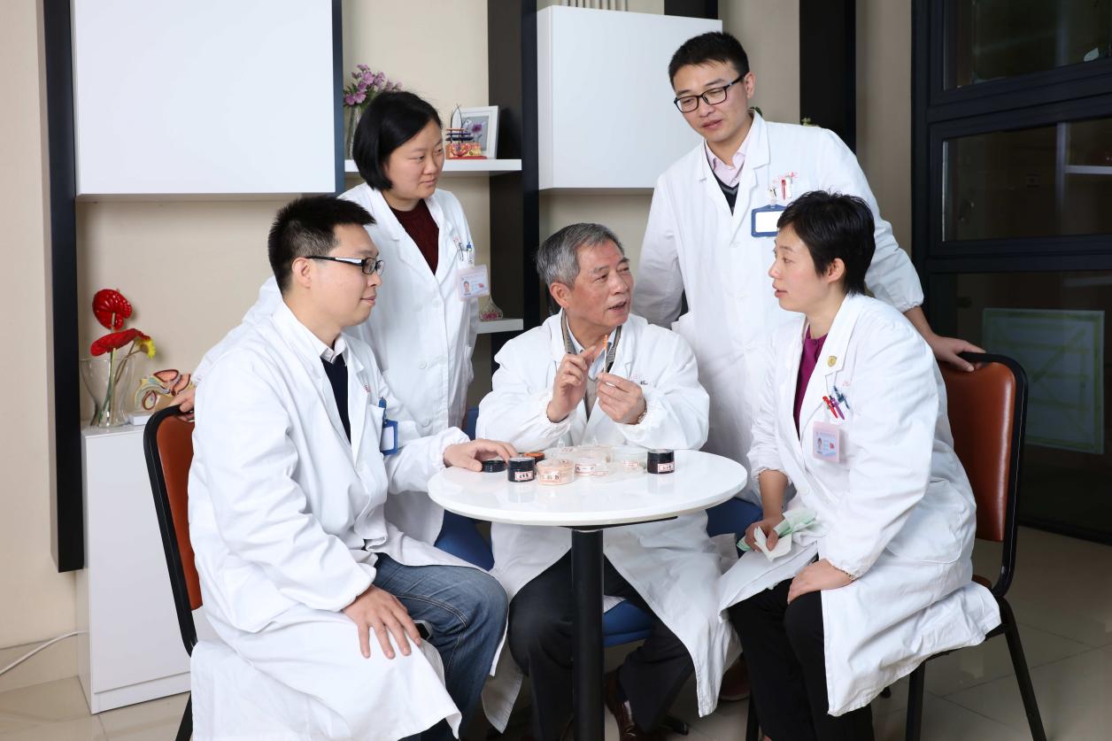 附属龙华医院陆金根教授获评全国非物质文化遗产保护工作先进个人