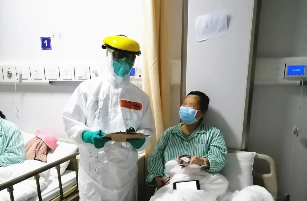 伟德系统医务人员积极支援上海市公共卫生临床中心