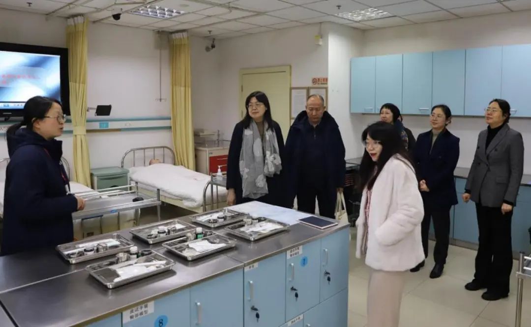 伟德国际victor1946官网护理学高质量发展研讨会举行