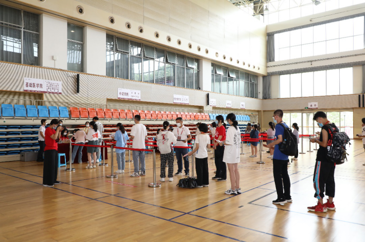 伟德国际victor1946官网迎来2021级新生