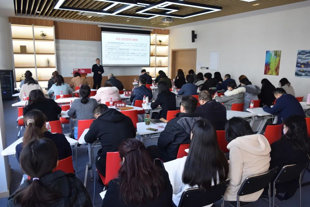 伟德马克思主义学院与张江学区携手开展大中小学思政教育一体化集体备课