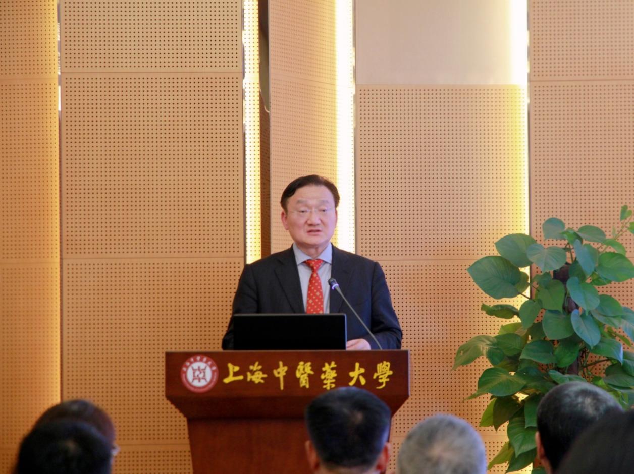 伟德举行张耀伟客座教授聘任仪式暨学术报告会