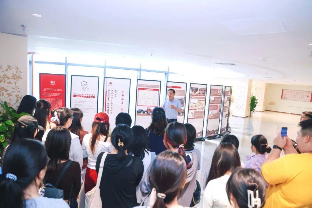 红色家风润杏林 张闻天家风展走进伟德国际victor1946官网