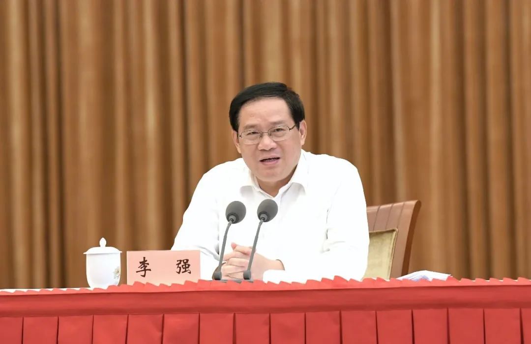 伟德刘华、王振伟参加市抗疫医务人员代表座谈会，李强要求大力弘扬医务人员的先进事迹和崇高精神！