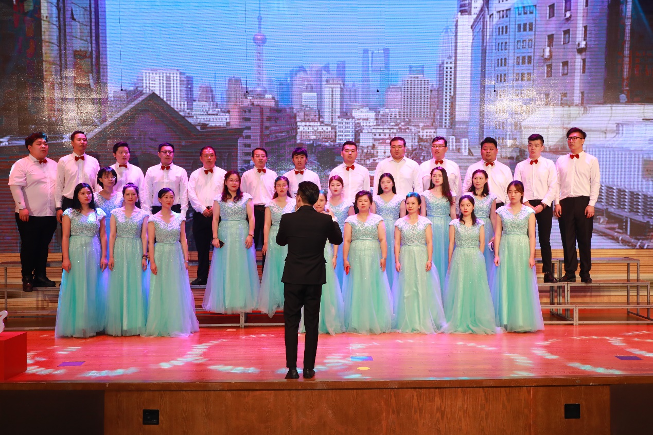 伟德国际victor1946官网庆祝中国共产党成立100周年师生合唱比赛举办