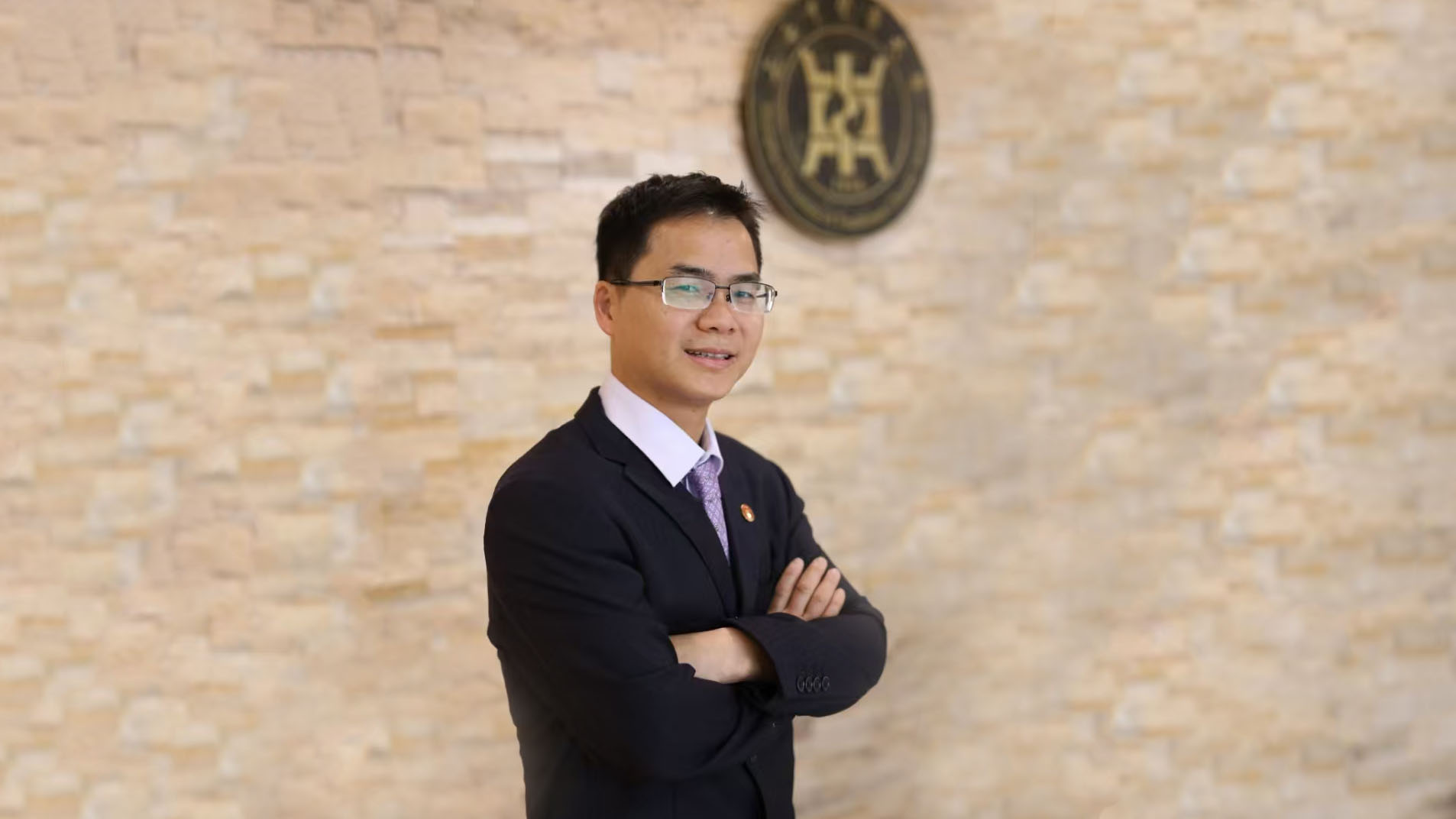 伟德洪燕龙研究员入选首批“申教名匠”